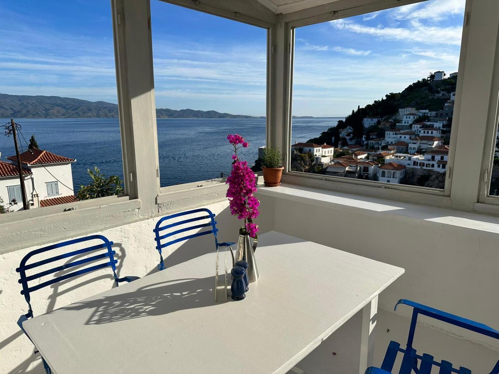 Louisa's View Apartment